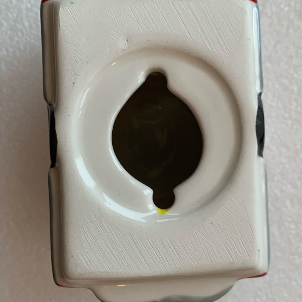 Scentsy Road Less Traveled Warmer Mini Red White Camper Wall Plug In With Light - Picture 9 of 11